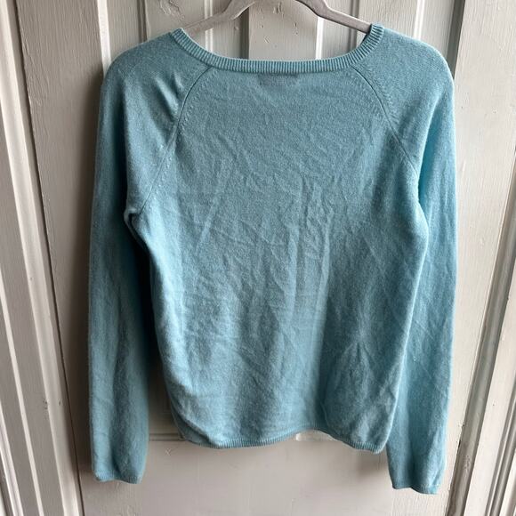 Aqua Cashmere Fox Intarsia Crewneck Sweater - Picture 7 of 9